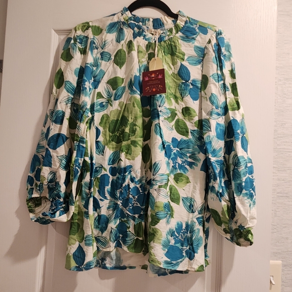 JODIFL Tops - JODIFL Vibrant Floral Blouse in Green and Blue Size M Euc